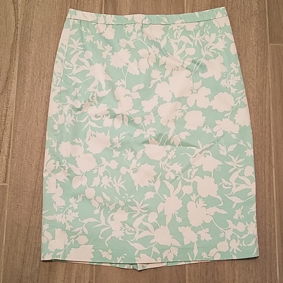 JG Hook Dresses & Skirts - JG Hook Floral Pencil Skirt JG Hook Dresses & Skirts - JG Hook Floral Pencil Skirt